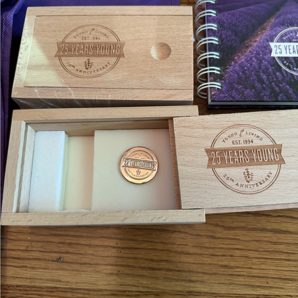 Young Living 25th Anniversary Souvenir Lot Bag Journal Notebook New 25th Oil Pin - Picture 2 of 8